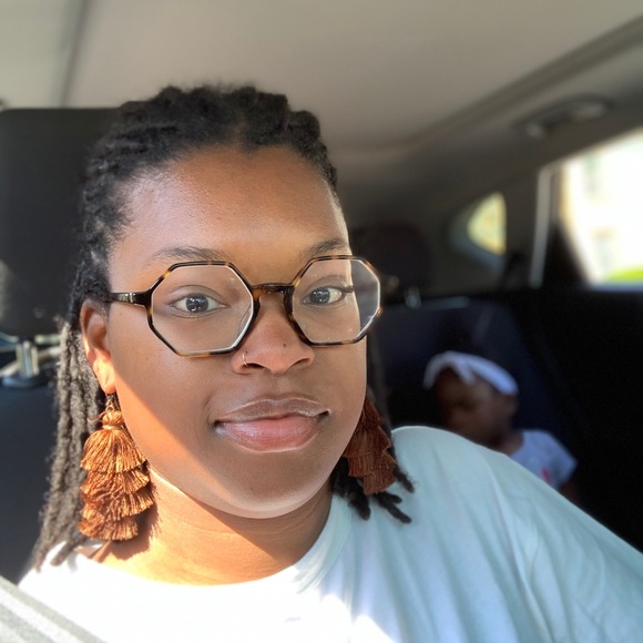 Meet your Posher, Renni - Picture 1 of 1